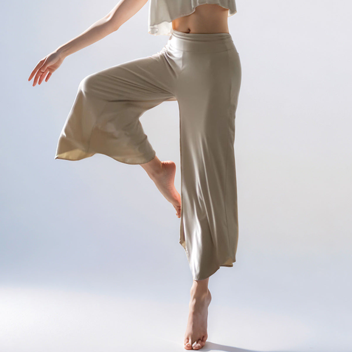 Floating Cloud Pants Yoga High Waist Loose Wide Leg Pants Training Pants Soft Waxy High Elastic Skin Breathable Lightweight Yoga Clothing for Women in Summer