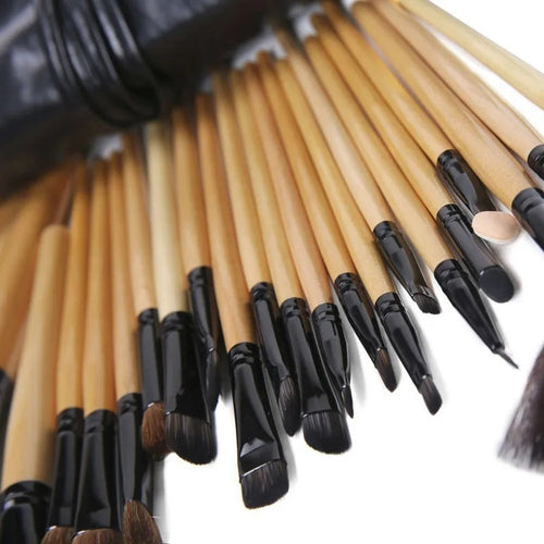 24-Piece Makeup Brush Set with Gift Bag - product photo 2